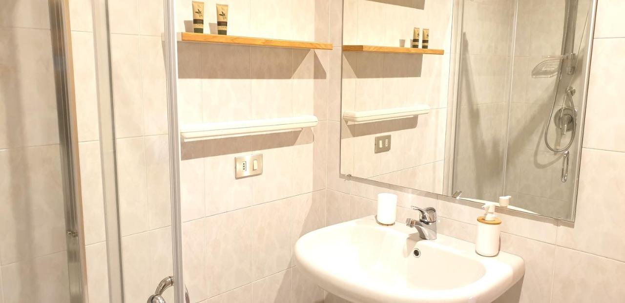 Charming Apartment & Parking By Anthea Homes غرادو المظهر الخارجي الصورة