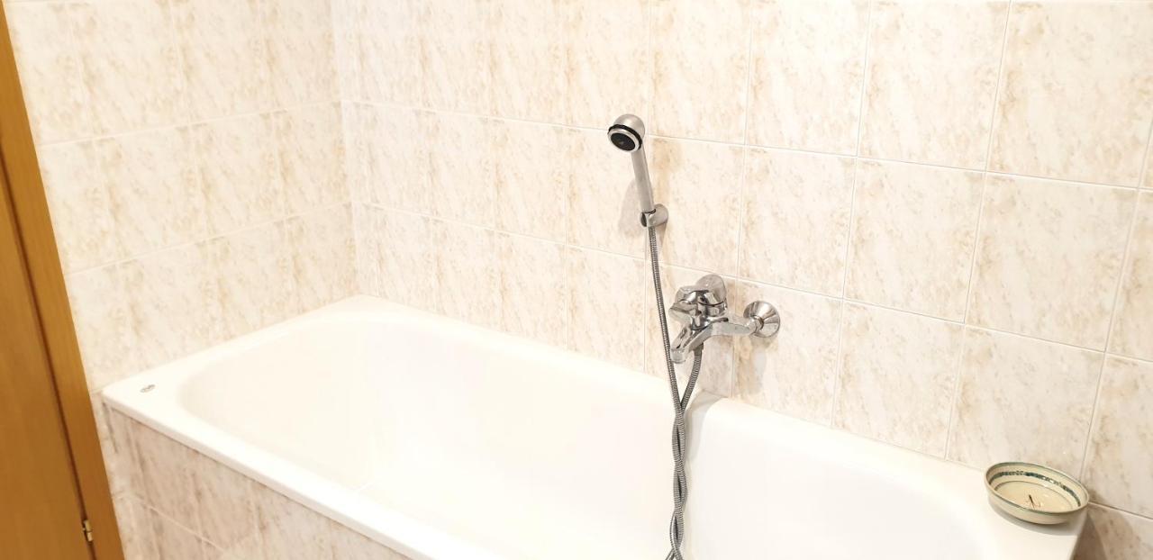 Charming Apartment & Parking By Anthea Homes غرادو المظهر الخارجي الصورة
